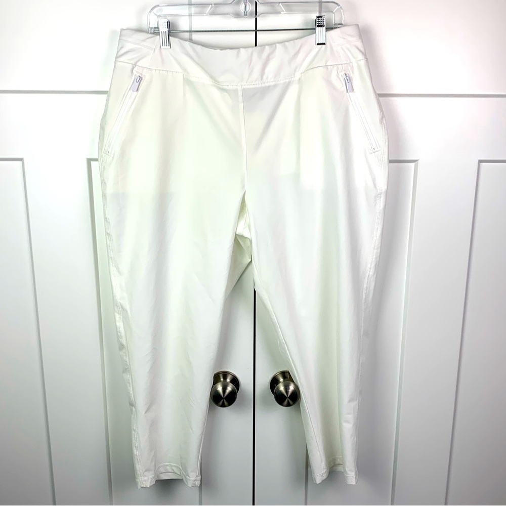 NWT Chicos Size 14 White Pull On Performance Pants Ankle Zip Pockets